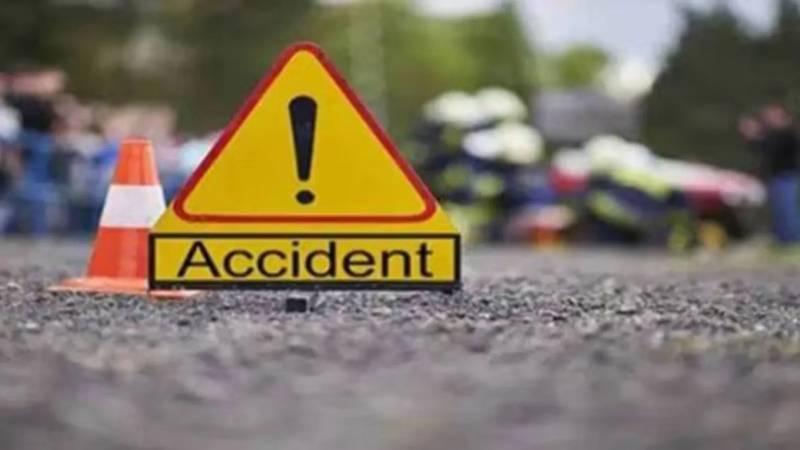 Two people die and seven are injured in accidents in Karachi.